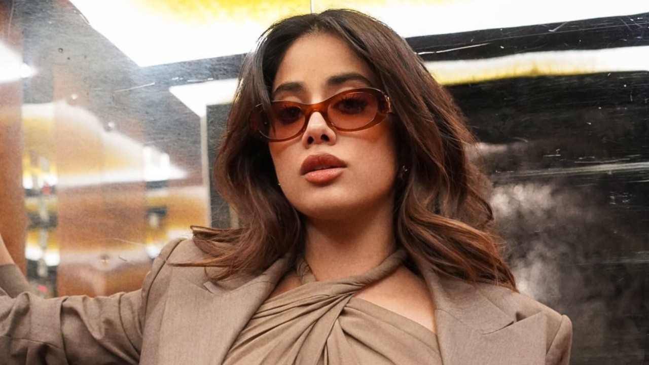 Janhvi Kapoor Owns Street Style in Power-Packed Neutral Look 994614