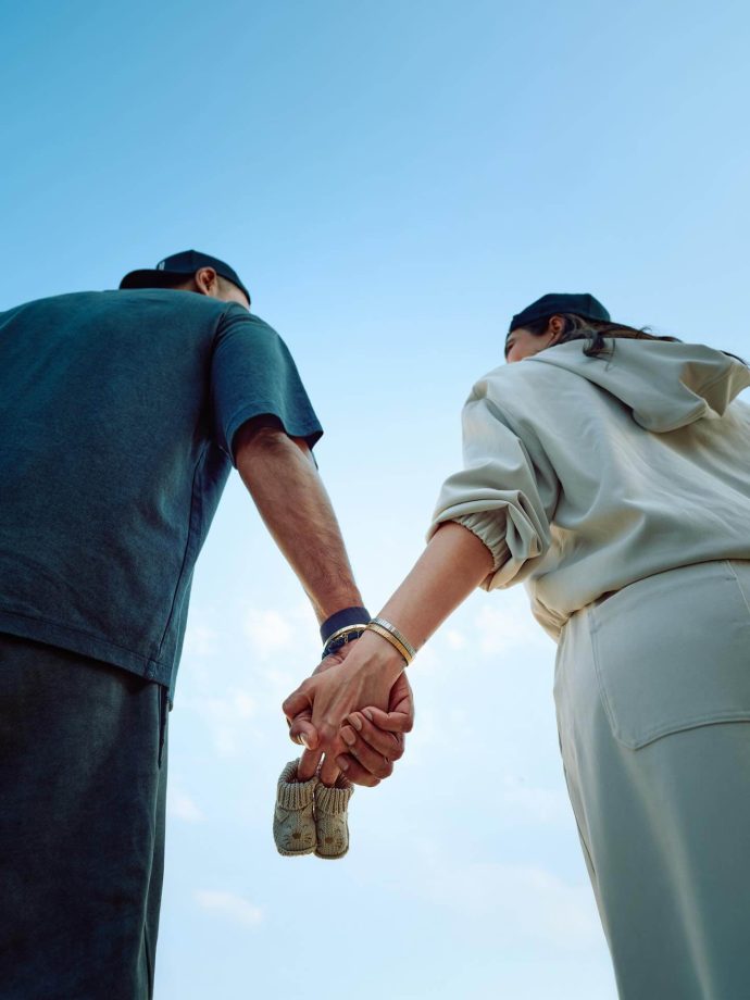 Karishma Tanna Announces Pregnancy With Husband Varun Bangera; Khushi Kapoor To Jasmin Bhasin React 993465