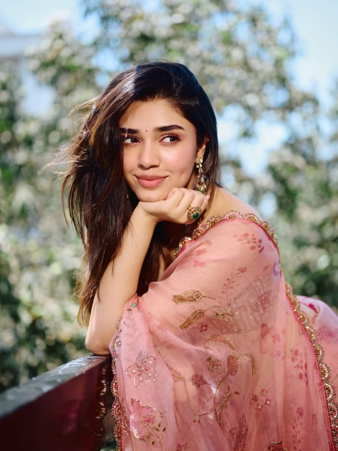 Krithi Shetty Brings Breezy ‘Hawa Hawa’ Mood to Life in a Sheer Pink Saree 995180