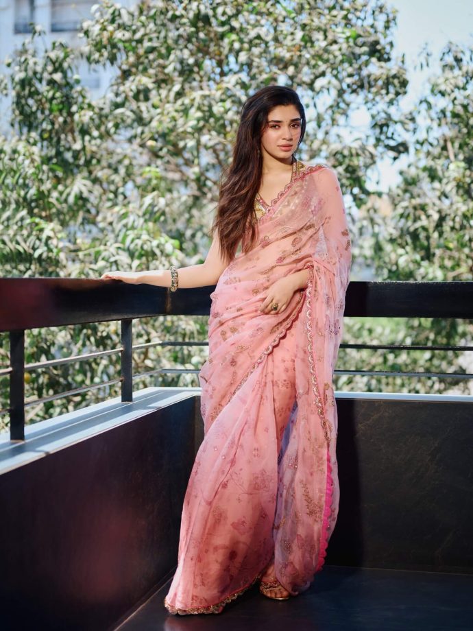 Krithi Shetty Brings Breezy ‘Hawa Hawa’ Mood to Life in a Sheer Pink Saree 995183