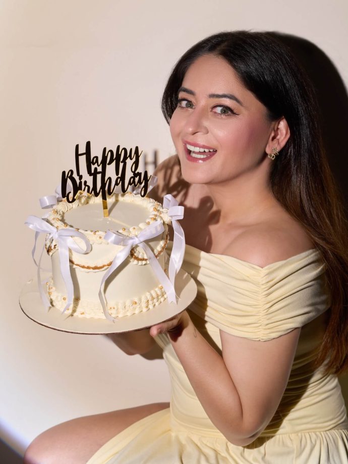 Mahhi Vij Turns 44 In Style, Seher Hone Ko Hai Co-stars Parth Samthaan & Rishita Kothari Pen Sweet Notes 993049