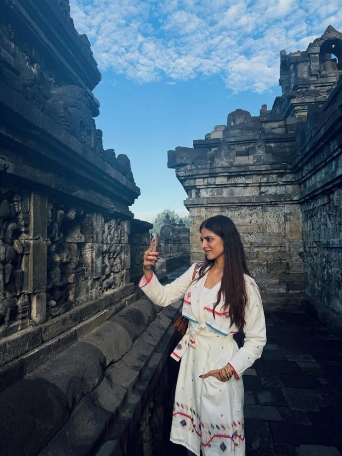 Malavika Mohanan finds calm and magic at Borobudur temple during sunrise visit 995916