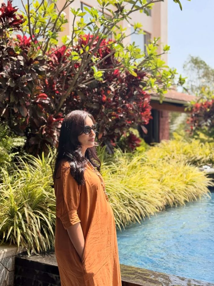 Mom-to-be Surbhi Jyoti Flaunts Her Baby Bump In Comfortable Looks, Her Smile Steals Hearts 993852