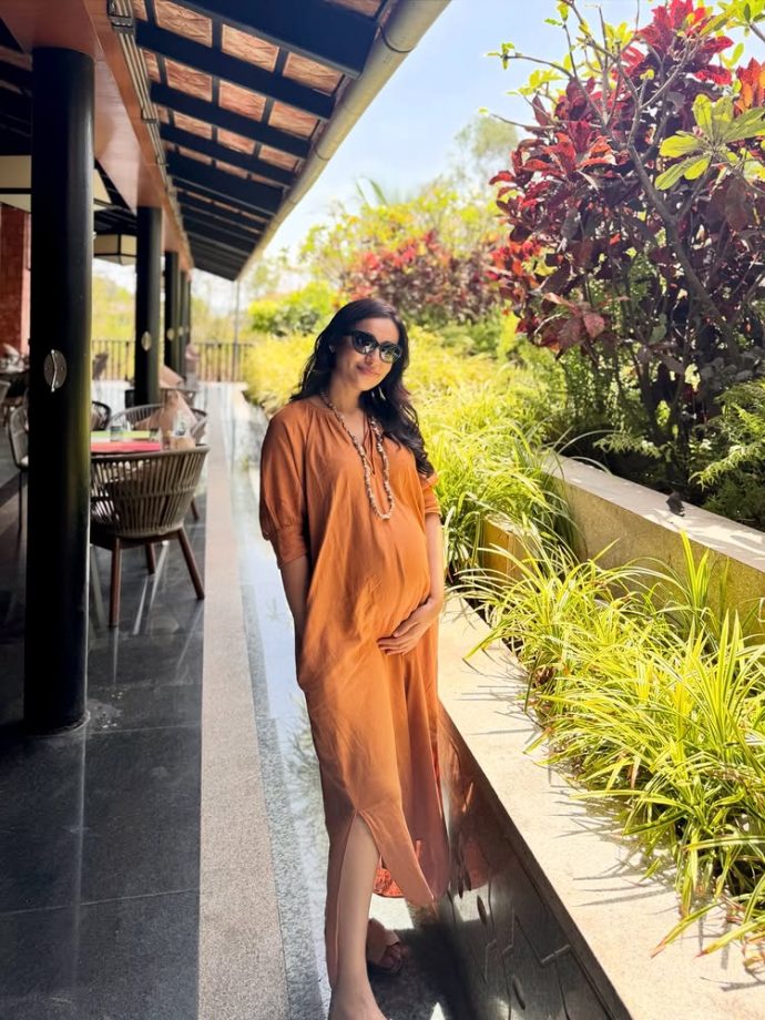 Mom-to-be Surbhi Jyoti Flaunts Her Baby Bump In Comfortable Looks, Her Smile Steals Hearts 993848
