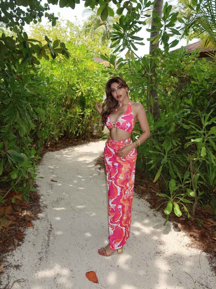 Nikki Tamboli Turns Up the Heat in a Bold Tropical Co-Ord Look 995386