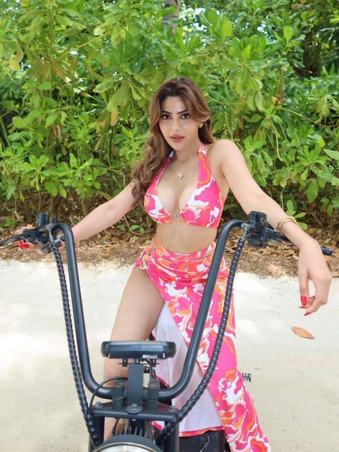 Nikki Tamboli Turns Up the Heat in a Bold Tropical Co-Ord Look 995390