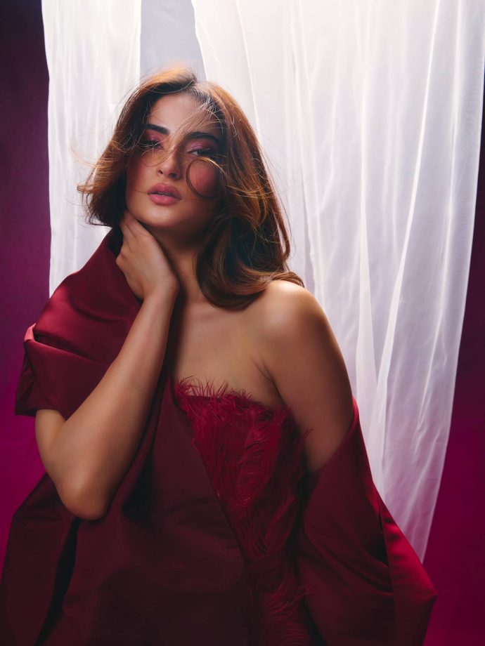 Palak Tiwari Owns the Spotlight in Bold Red Glam Look 995282