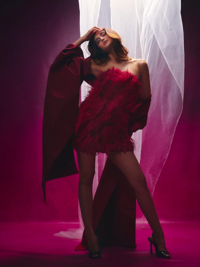 Palak Tiwari Owns the Spotlight in Bold Red Glam Look 995283