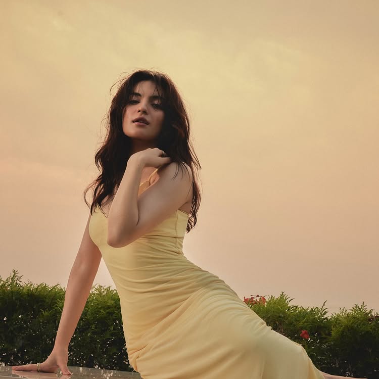 Pratibha Ranta Serves Effortless Sunset Style in a Yellow Dress 993316