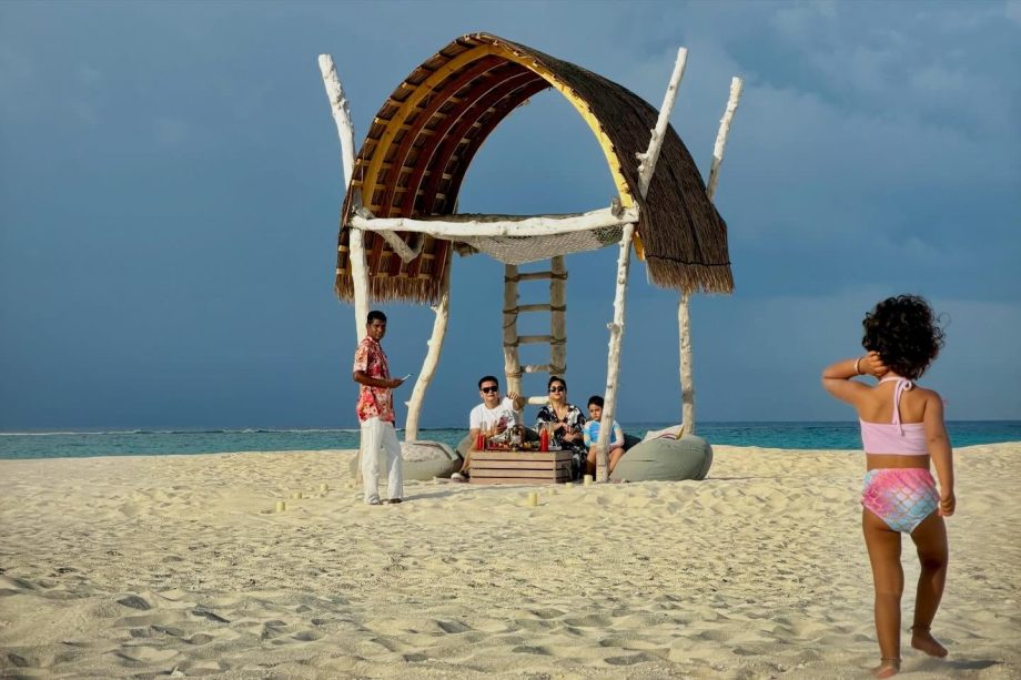 Rubina Dilaik and Abhinav Shukla turn up the heat in swimsuits on their Maldives vacation 995707