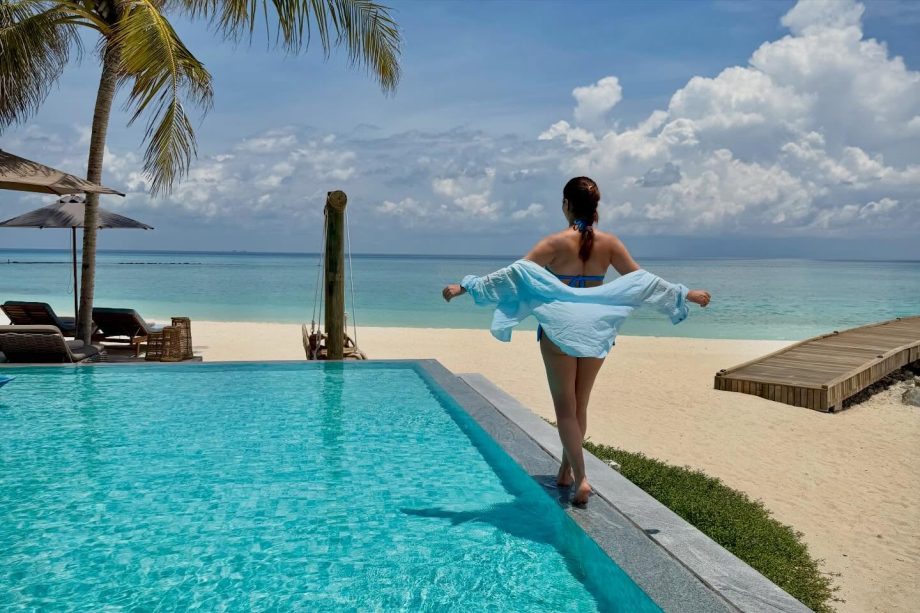 Rubina Dilaik and Abhinav Shukla turn up the heat in swimsuits on their Maldives vacation 995708