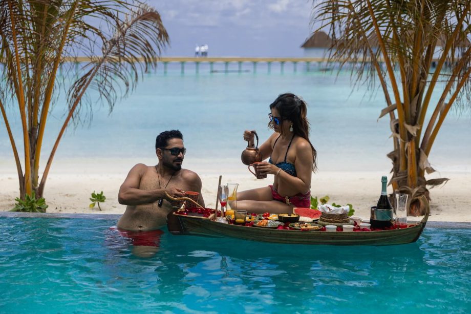 Rubina Dilaik and Abhinav Shukla turn up the heat in swimsuits on their Maldives vacation 995709