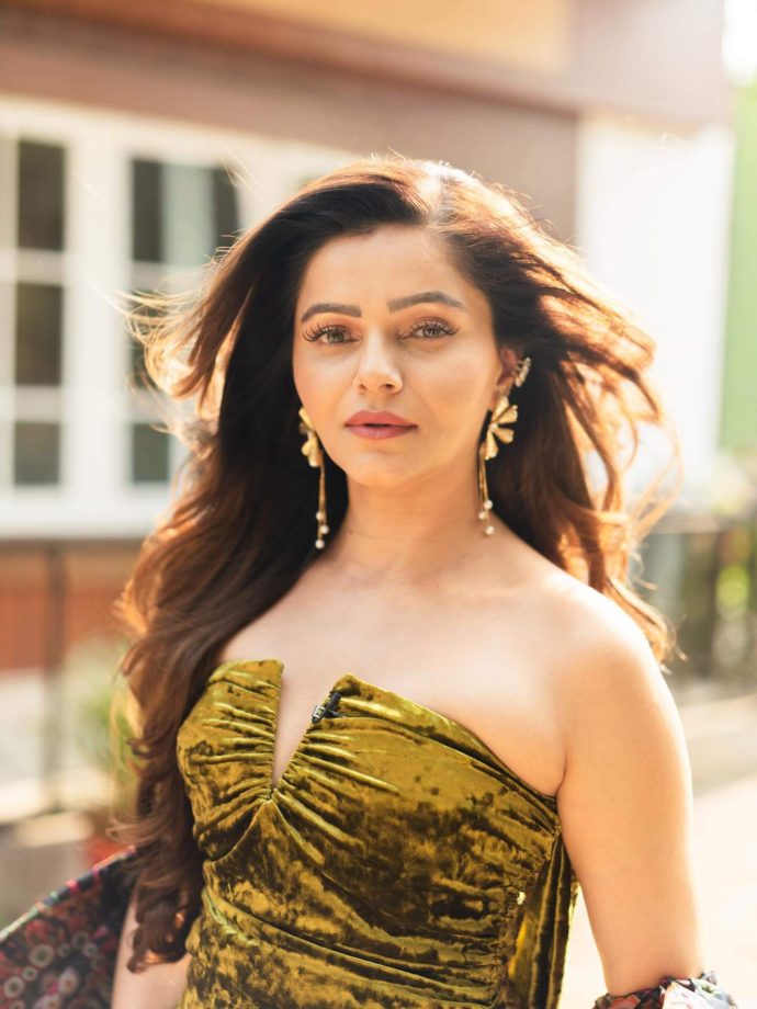 Rubina Dilaik Commands Attention In A Sculpted Velvet Gown 993739