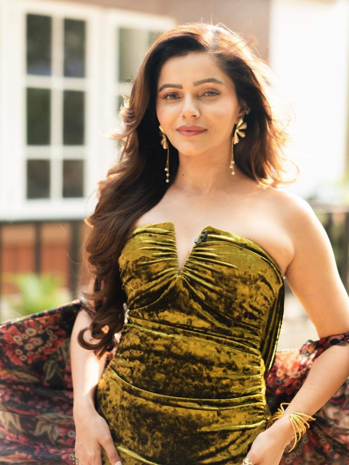 Rubina Dilaik Serves Red Carpet Moment In Olive Green Gown With Printed Trail Shrug: See Pics 993429