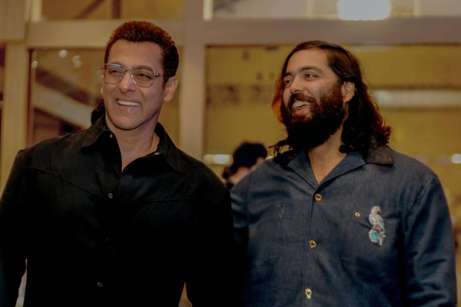 Salman Khan Writes A Sweet Note For Anant Ambani On His Birthday, Climbs On His Back In Adorable Pic 994004