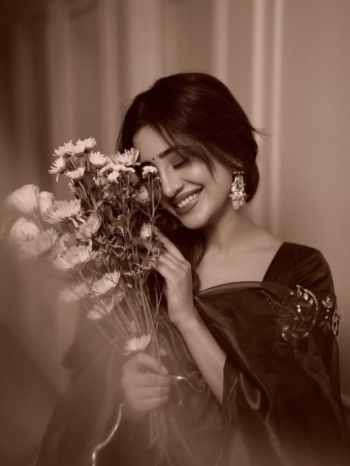 Shivangi Joshi stuns in a romantic ethnic look that feels straight out of a dream 995040