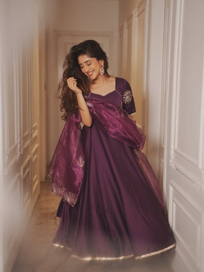 Shivangi Joshi stuns in a romantic ethnic look that feels straight out of a dream 995036