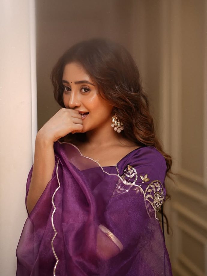Shivangi Joshi stuns in a romantic ethnic look that feels straight out of a dream 995037