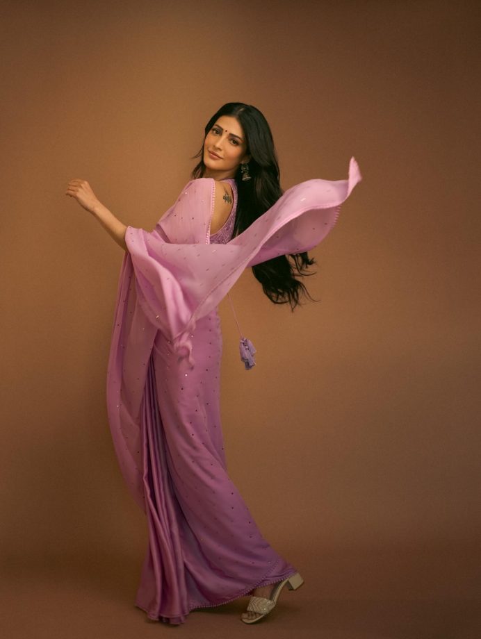 Shruti Hassan Makes Hearts Flutter In A Lavender Mirror Work Saree with Halter Blouse: Take A Look 993203