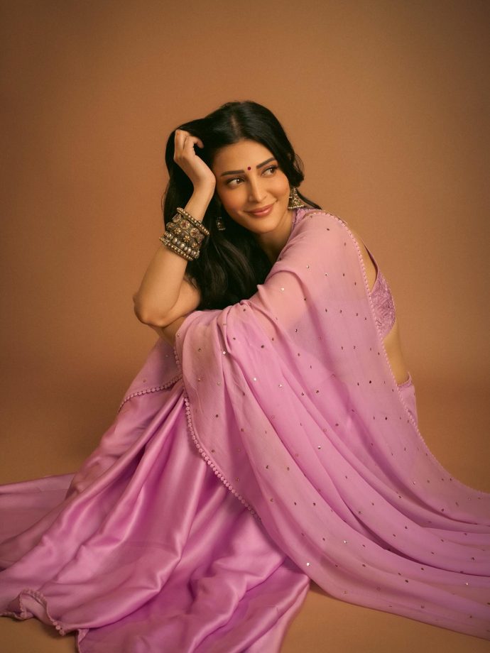 Shruti Hassan Makes Hearts Flutter In A Lavender Mirror Work Saree with Halter Blouse: Take A Look 993206