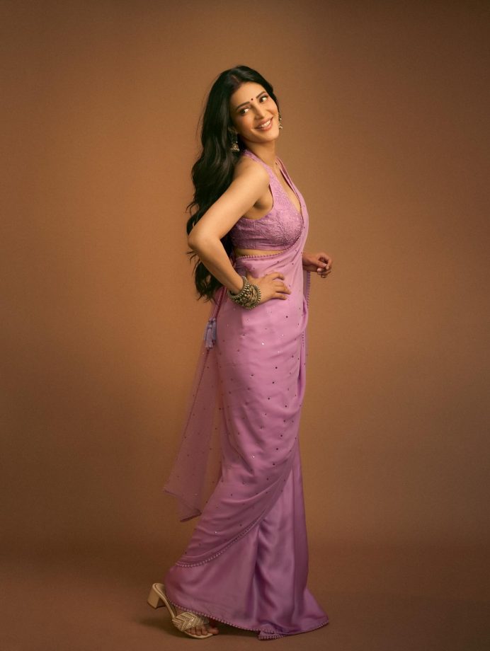 Shruti Hassan Makes Hearts Flutter In A Lavender Mirror Work Saree with Halter Blouse: Take A Look 993192