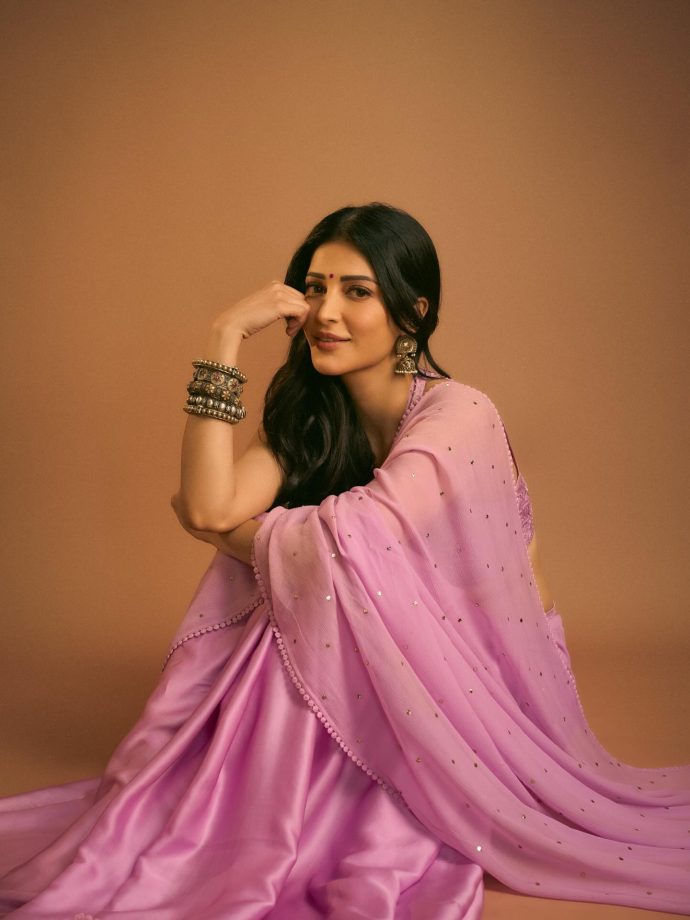 Shruti Hassan Makes Hearts Flutter In A Lavender Mirror Work Saree with Halter Blouse: Take A Look 993196