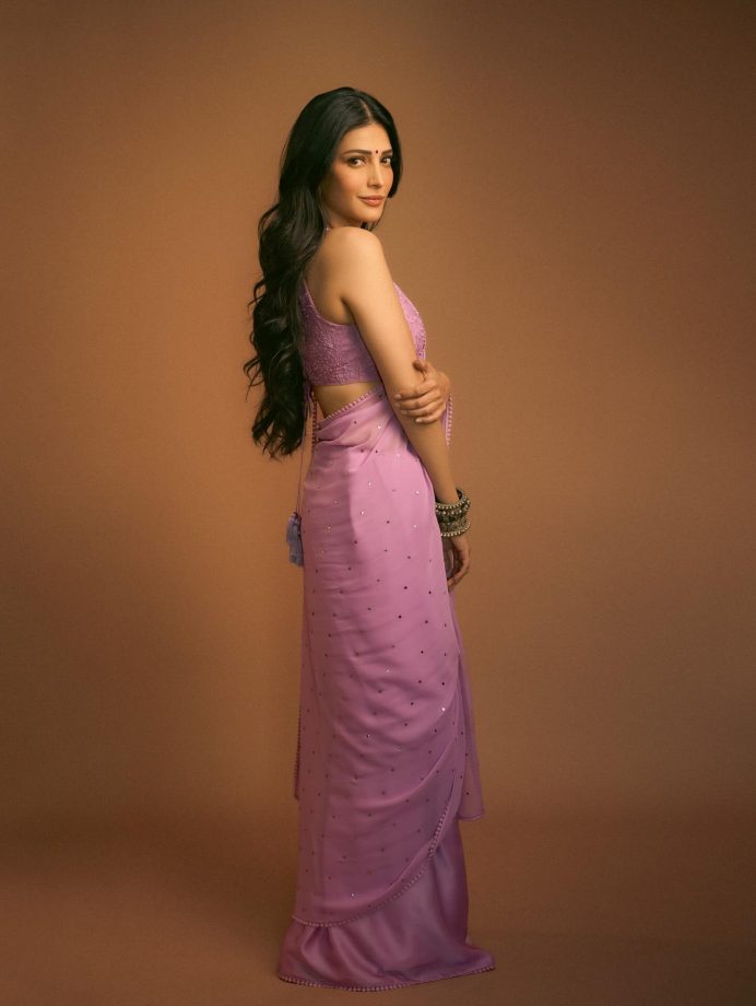 Shruti Hassan Makes Hearts Flutter In A Lavender Mirror Work Saree with Halter Blouse: Take A Look 993197