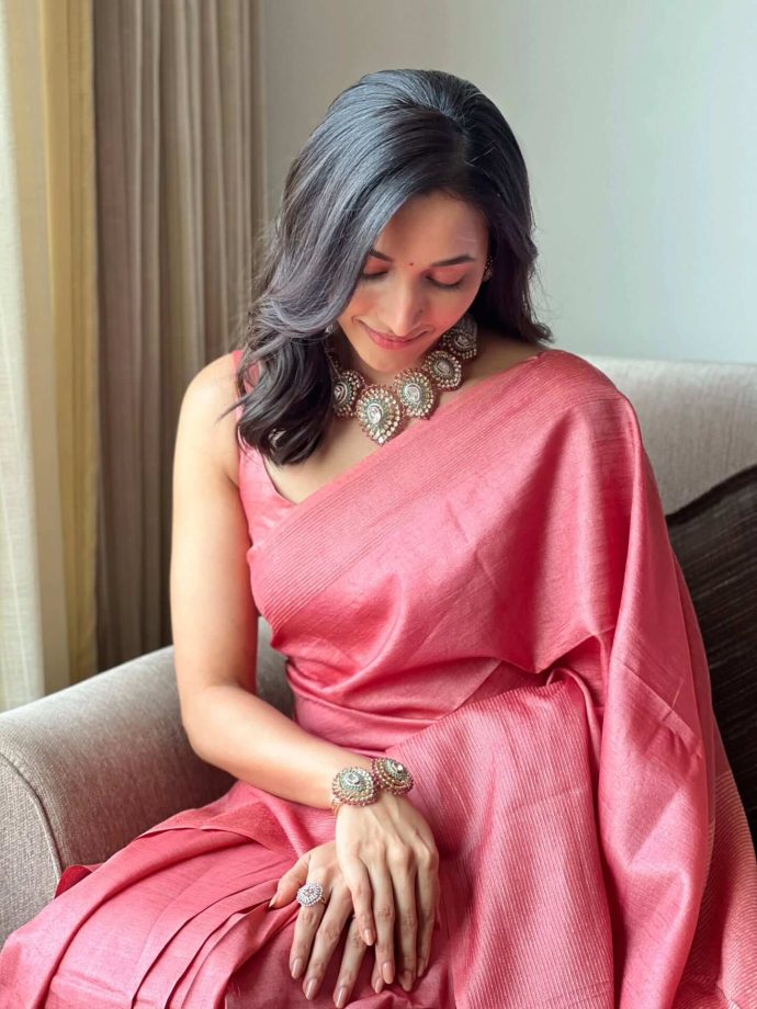 Srinidhi Shetty Keeps It Simple Yet Stunning In Pink Saree 994159