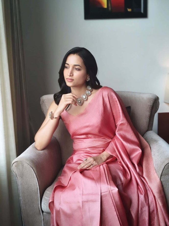 Srinidhi Shetty Keeps It Simple Yet Stunning In Pink Saree 994163