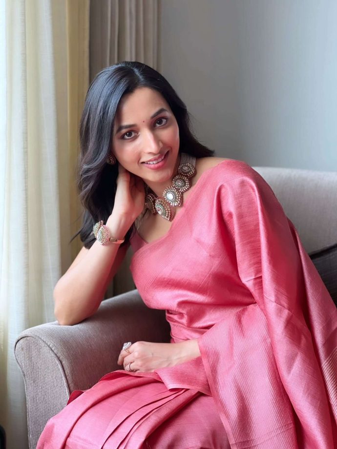 Srinidhi Shetty Keeps It Simple Yet Stunning In Pink Saree 994166
