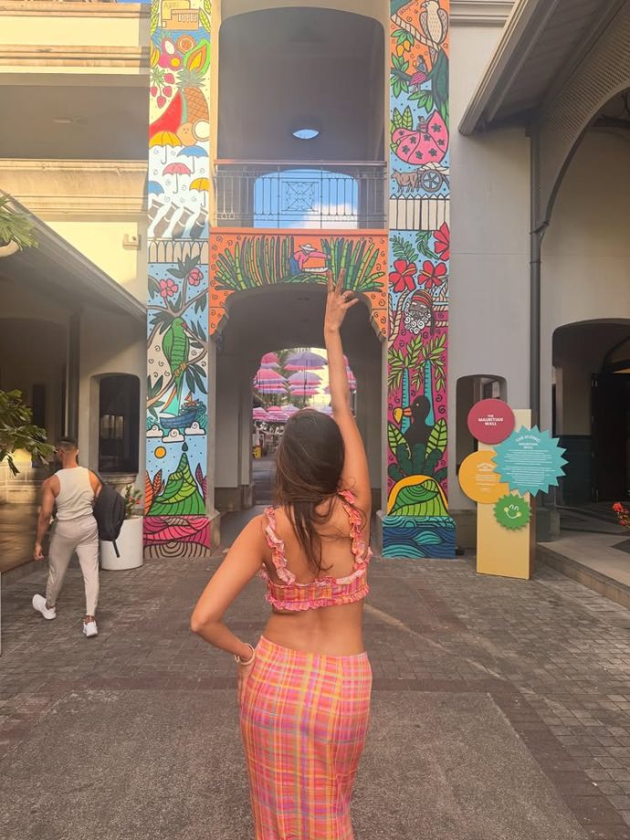 Tejasswi Prakash Shows Off Her Toned Abs in a Fun, Colorful Co-ord Look 994764