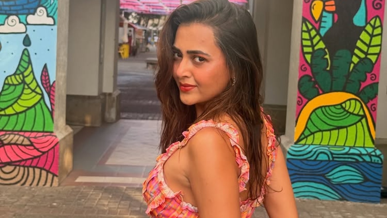 Tejasswi Prakash Shows Off Her Toned Abs in a Fun, Colorful Co-ord Look 994763