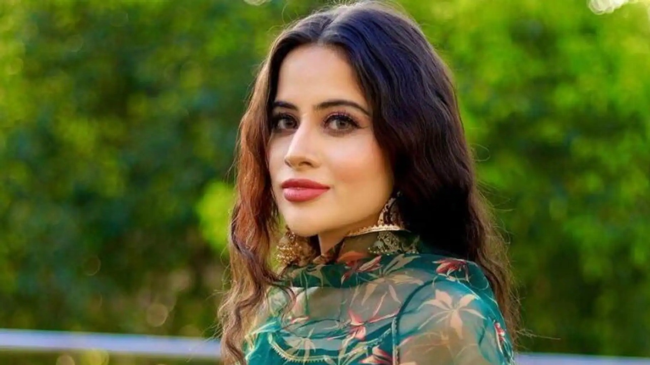 Uorfi Javed Makes Bold Revelations: Claims She Was Asked To Pay 80 Lakhs To Attend Cannes Film Festival 994544