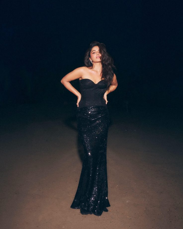 Wamiqa Gabbi goes all black and lets the look speak 995355