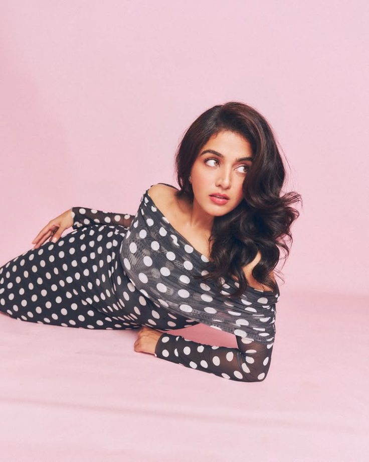 Wamiqa Gabbi nails retro style in a sleek polka dot gown 994730