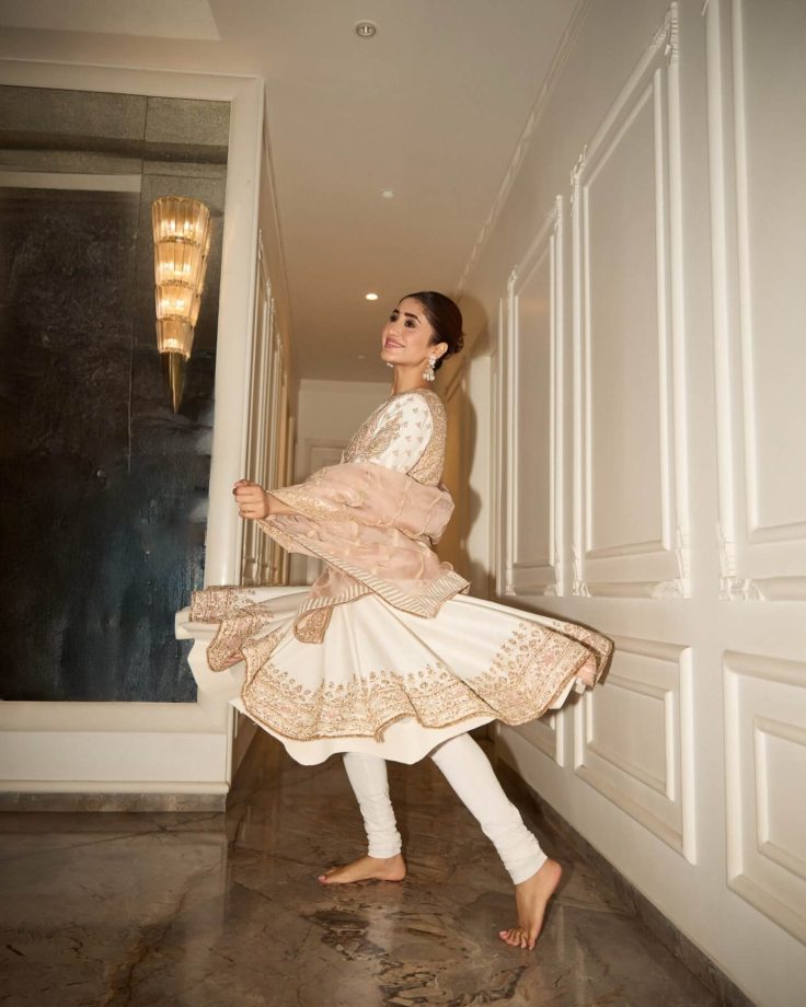 YRKKH'S Shivangi Joshi Turns Regal In An Off-White Anarkali With Jhumkas - See Pics 993069