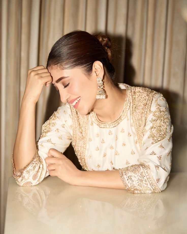 YRKKH'S Shivangi Joshi Turns Regal In An Off-White Anarkali With Jhumkas - See Pics 993070