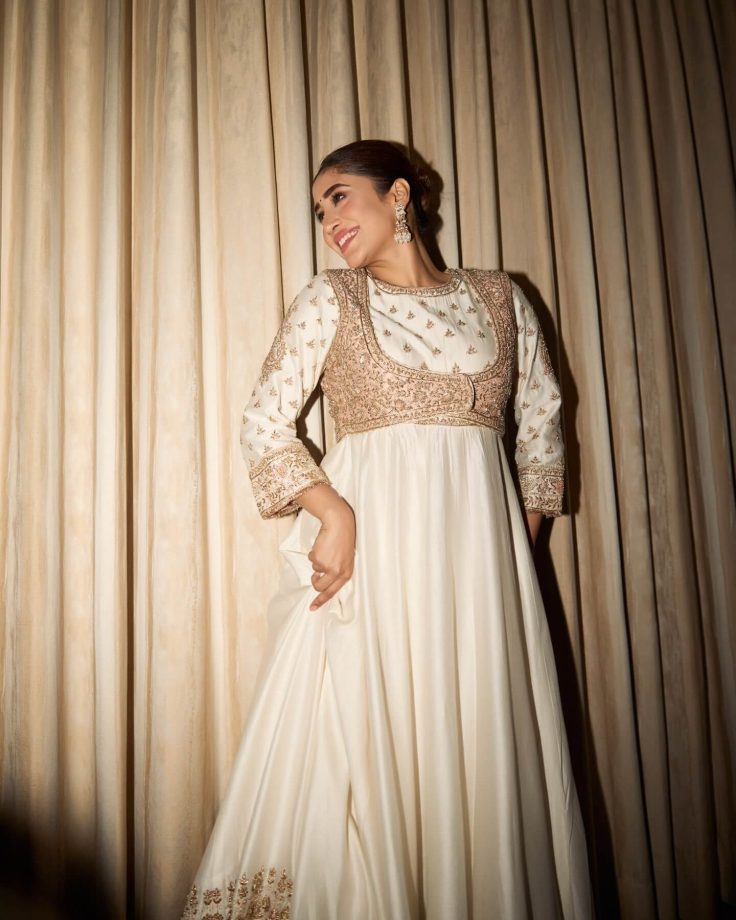 YRKKH'S Shivangi Joshi Turns Regal In An Off-White Anarkali With Jhumkas - See Pics 993062