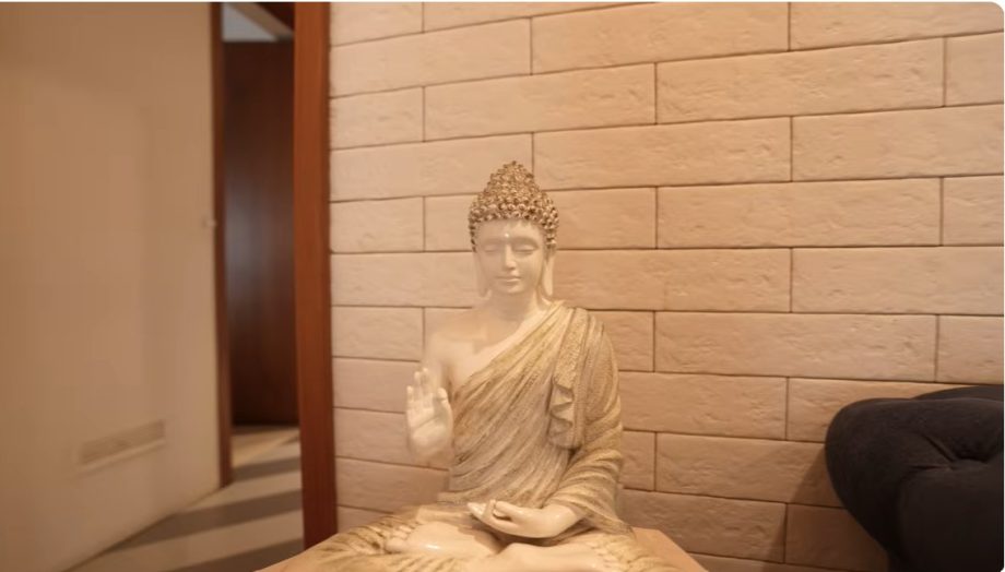 A Cozy Entertainment Zone To An Aesthetic Drawing Room: Peek Into Maniesh Paul's Luxurious Mumbai Home 997743