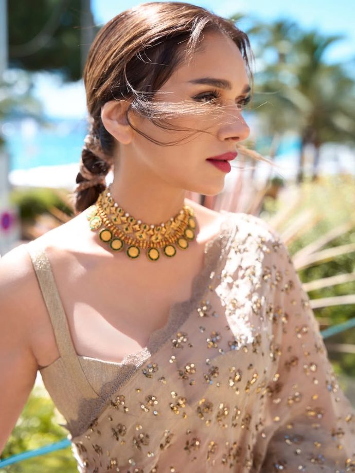 Aditi Rao Hydari Makes Traditional Saree Look Ultra Glamorous 998864