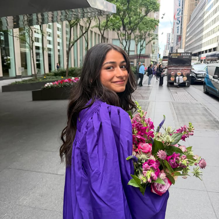 Ananya Panday Flies to New York to Celebrate Sister Rysa Panday’s NYU Graduation 997447