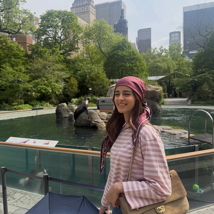 Ananya Panday Flies to New York to Celebrate Sister Rysa Panday’s NYU Graduation 997452
