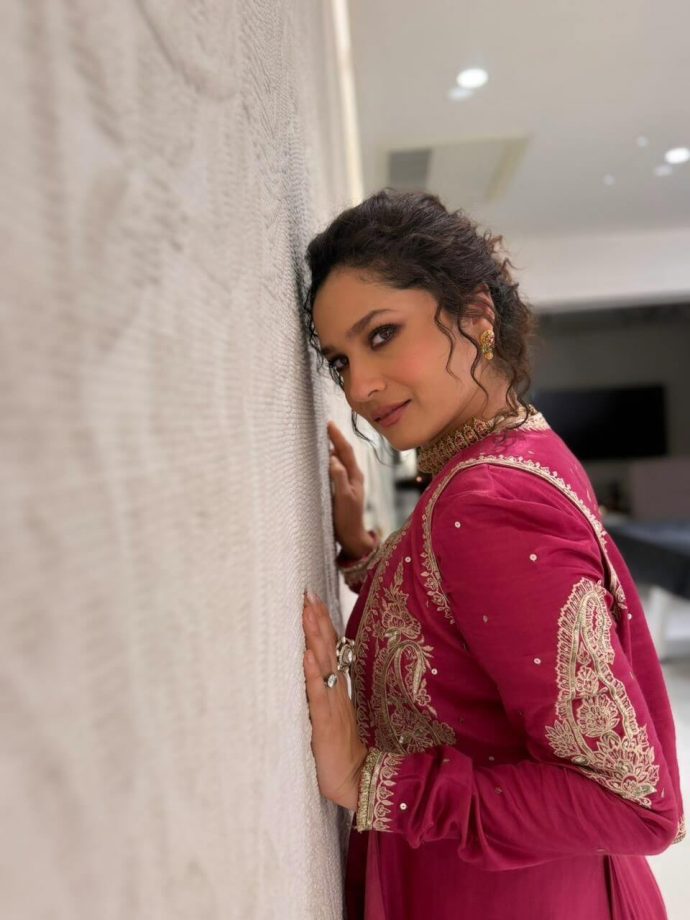 Ankita Lokhande Keeps It Classic in a Beautiful Pink Anarkali 998139