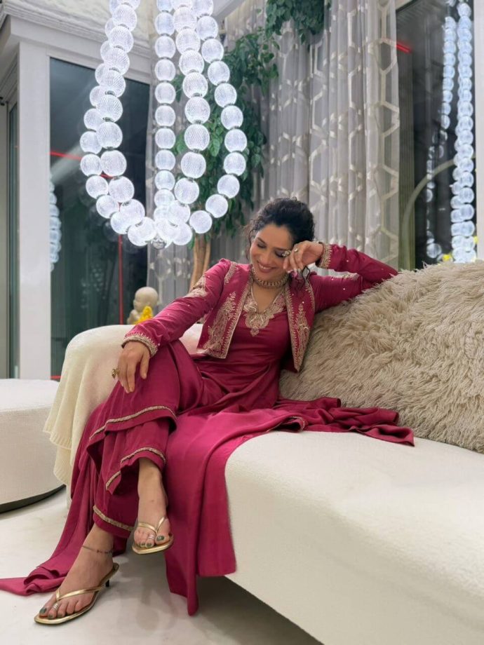 Ankita Lokhande Keeps It Classic in a Beautiful Pink Anarkali 998140