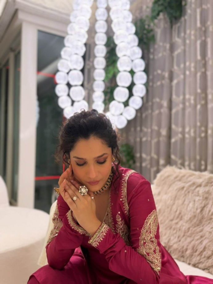 Ankita Lokhande Keeps It Classic in a Beautiful Pink Anarkali 998142