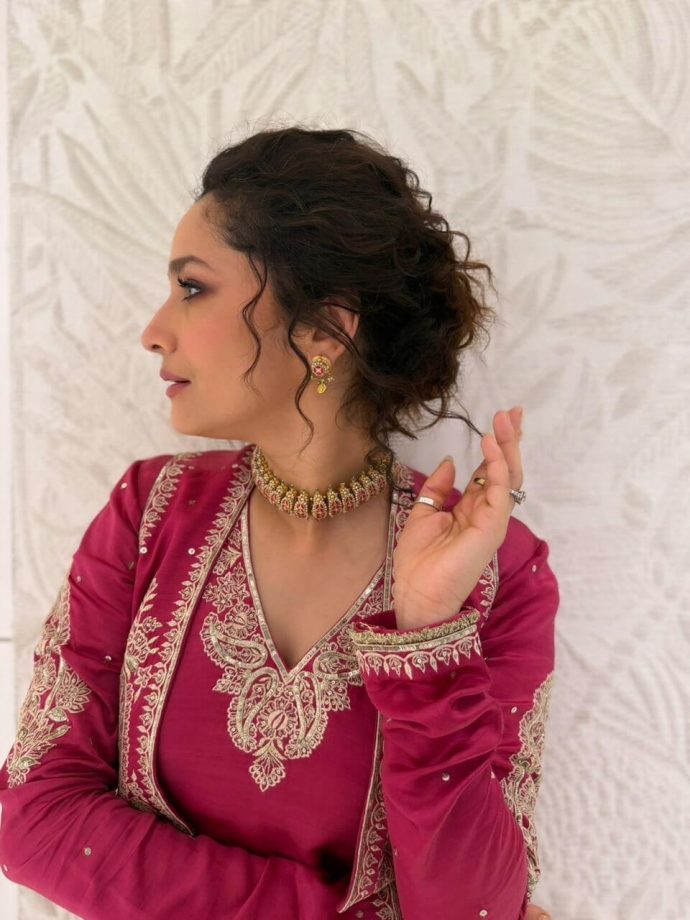 Ankita Lokhande Keeps It Classic in a Beautiful Pink Anarkali 998143