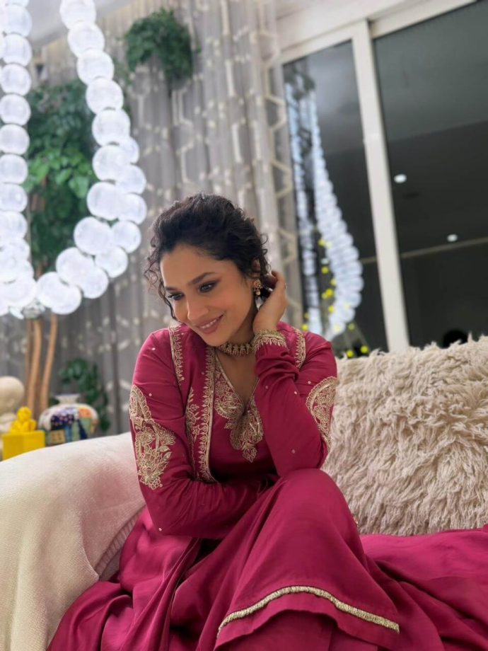 Ankita Lokhande Keeps It Classic in a Beautiful Pink Anarkali 998144