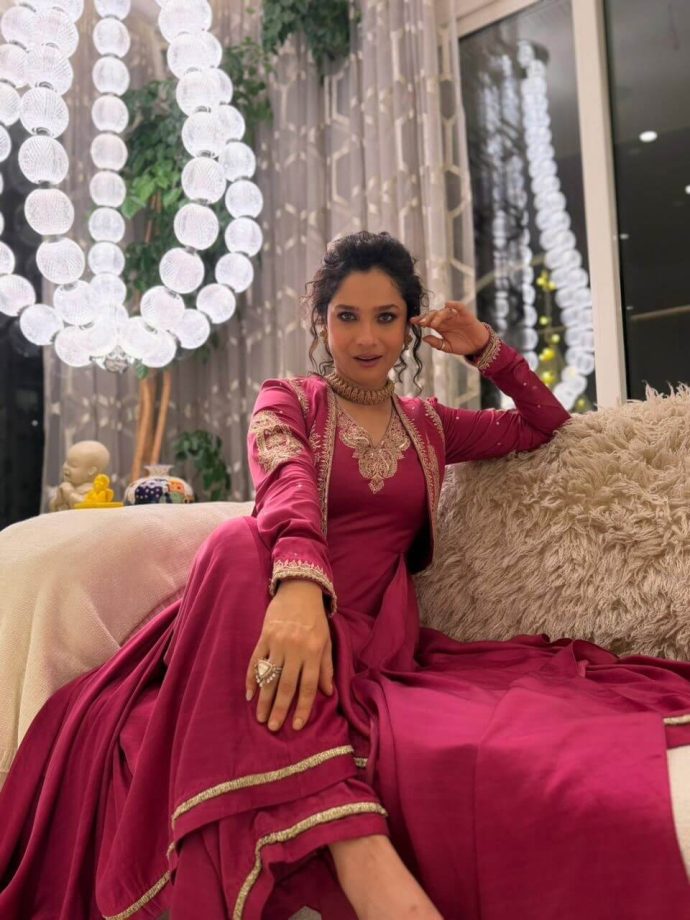 Ankita Lokhande Keeps It Classic in a Beautiful Pink Anarkali 998145