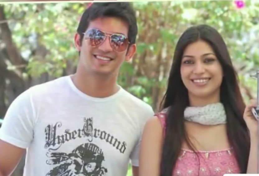 Arjun Bijlani's Wife Neha Swami Revisits Memories With A Throwback Pic, Talks About Her First Love 996697