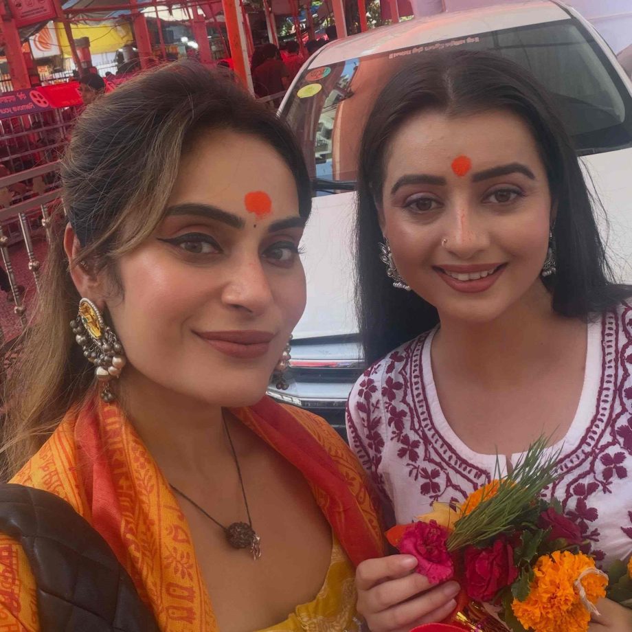 Bigg Boss 18 Besties Shrutika Arjun And Chahat Pandey Reunite, Vibe Together Visiting Siddhivinayak Temple 998715